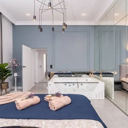 Aura Jacuzzi - Homfi Collection Apartman